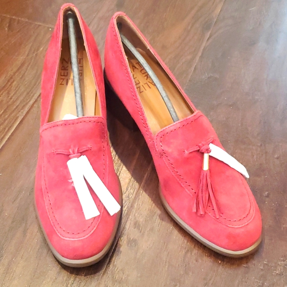 NWT Naturalizer Trixie Ruby Suede heels